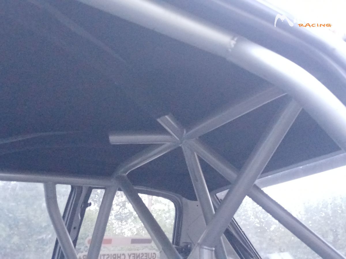 Caisse arceautee 205 GTi – photo 4 sur 6