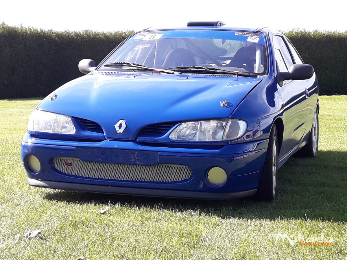 Megane coupé f2000 – photo 1 sur 6