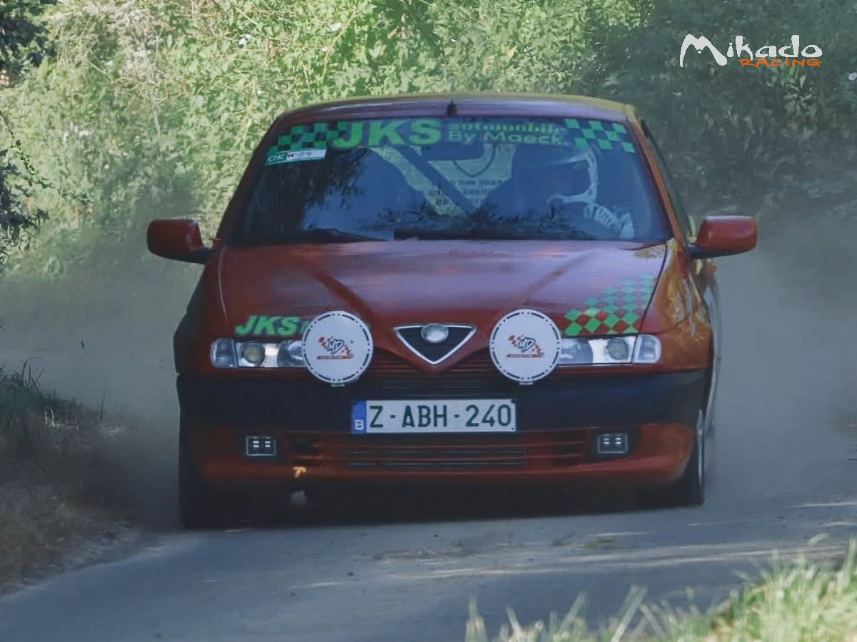 Alfa Romeo 145 Quadrifoglioverde 2.0 Twin spark – photo 5 sur 6