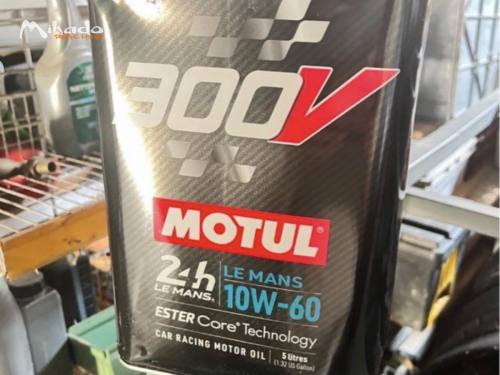 Huile motul 10W-60 / 3 bidons 5 L