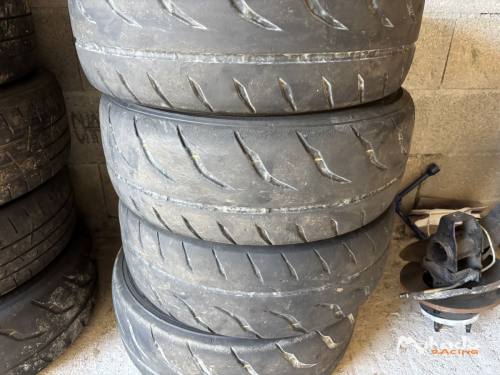Vends 5 TOYO semi-slick R888R 185/60 R...
