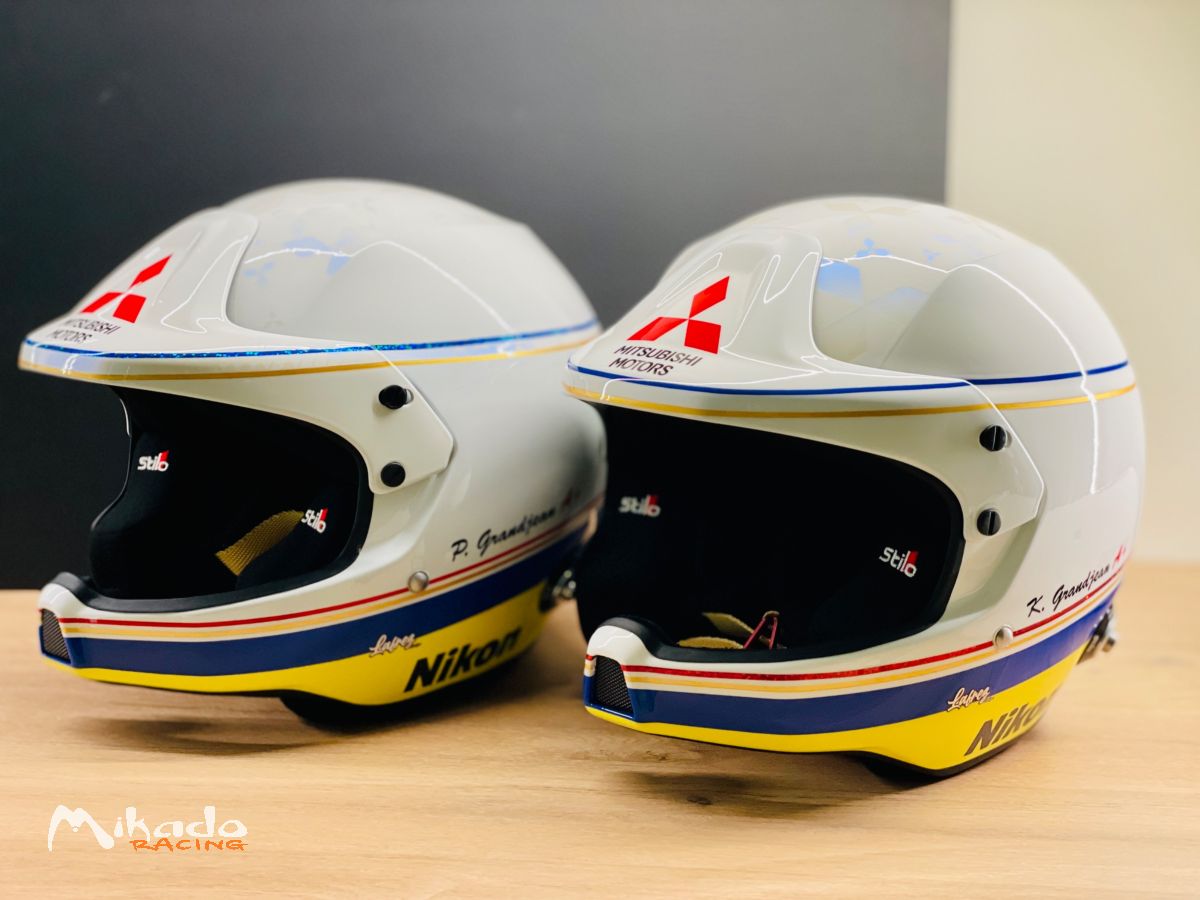 Peinture personnalisation casques de course automobile – photo 9 sur 10