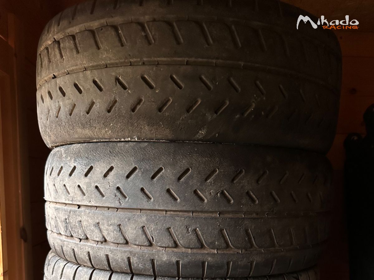 2x Michelin R11 15 etat neuf