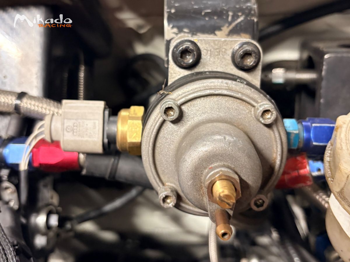 Alimentation essence 106 saxo f2000 – photo 3 sur 5