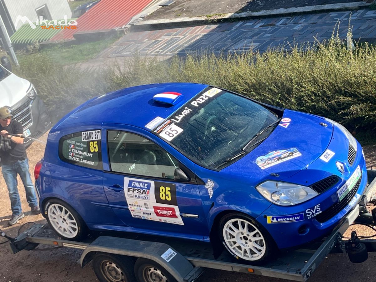 Clio r3 max double championne de france – photo 4 sur 4