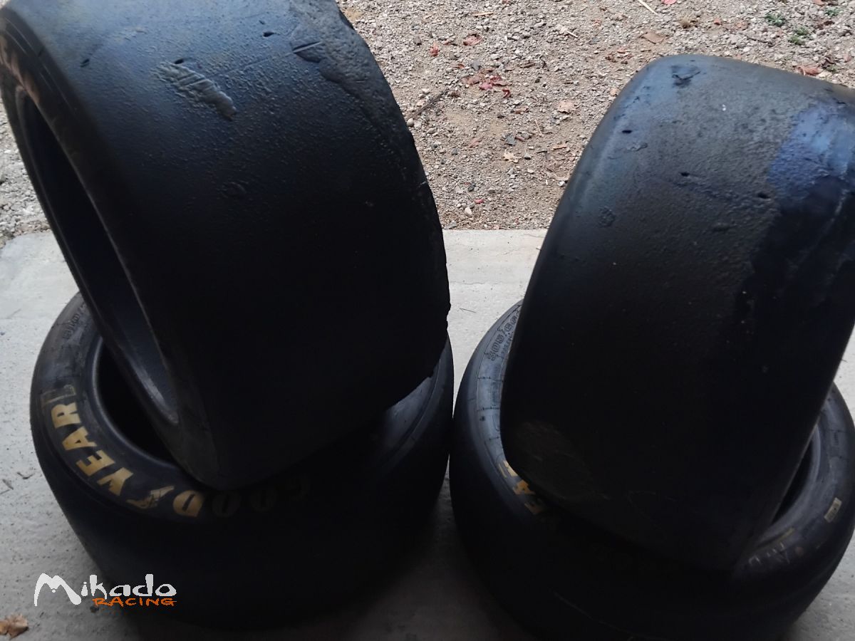Good year slicks 18 pouces – photo 2 sur 2