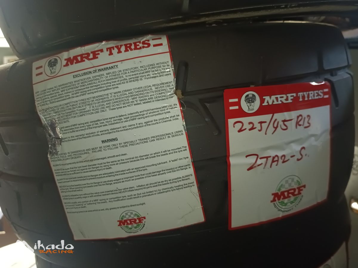 4 pneus MRF en 225/45R13 ZTA en SS2 – photo 1 sur 2