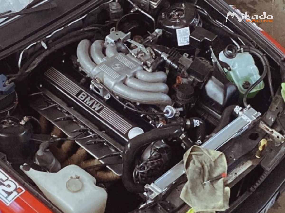 Moteur bmw e30 325i GroupeA – photo 3 sur 10