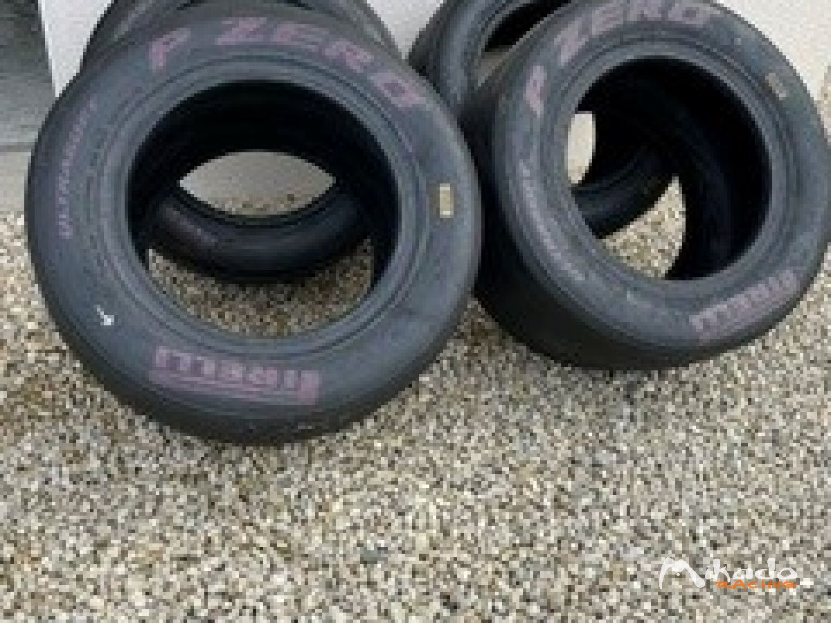 Pneus Pirelli Violet Ultra Soft 13. – photo 1 sur 3