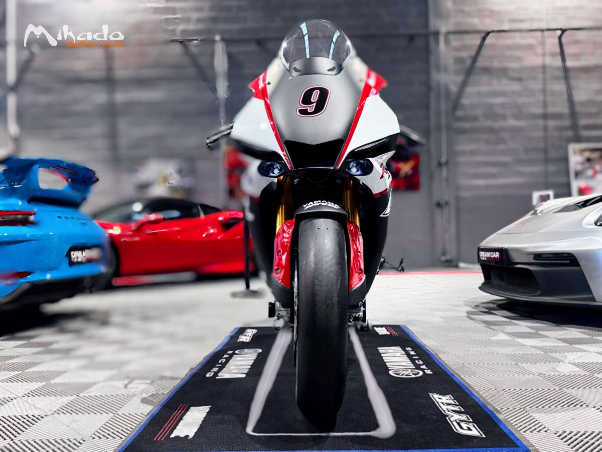 YAMAHA R1 GYTR PRO 25TH ANNIVERSARY – N°9/25 – photo 4 sur 10