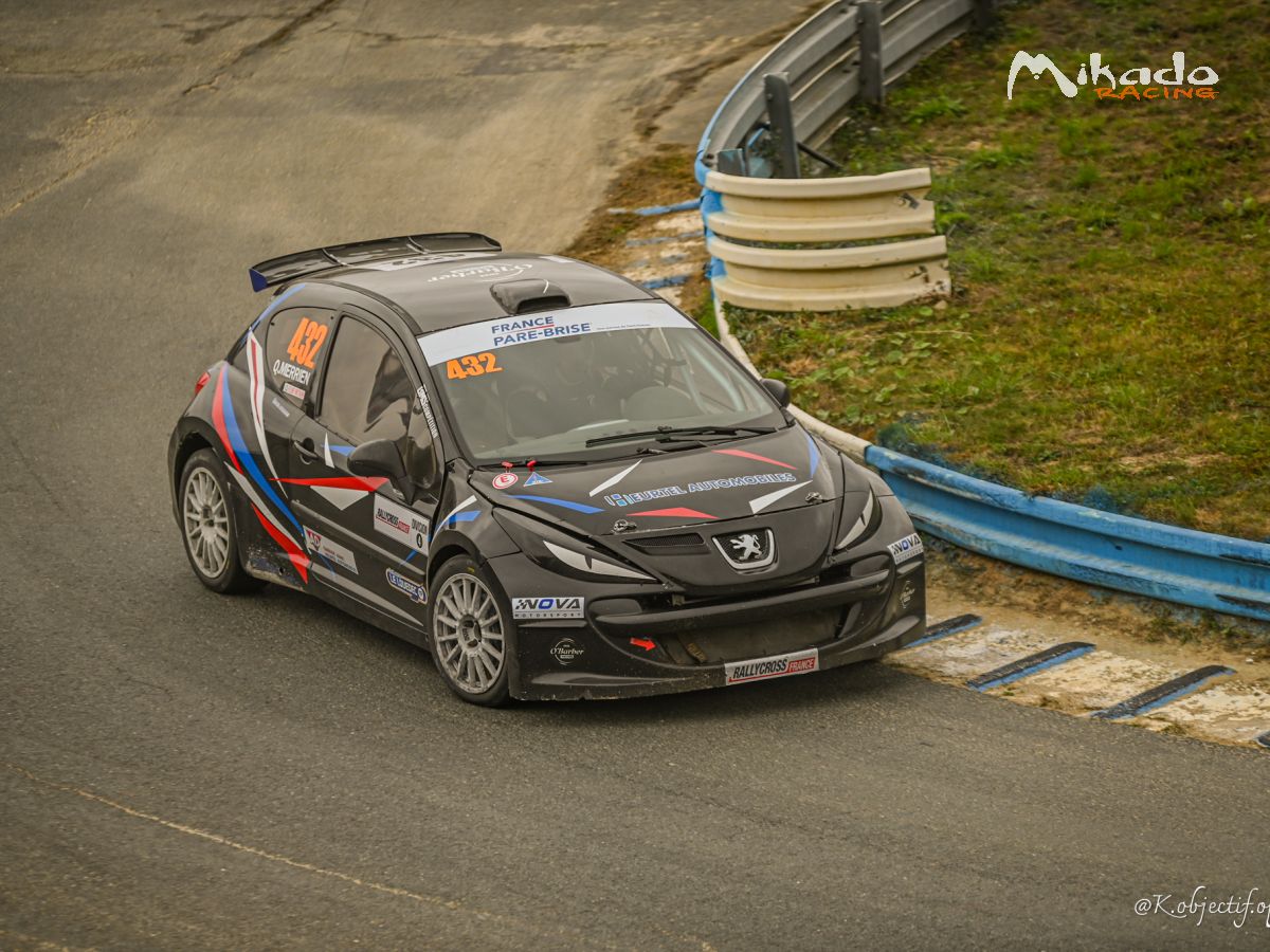 207 F2000 – photo 1 sur 6
