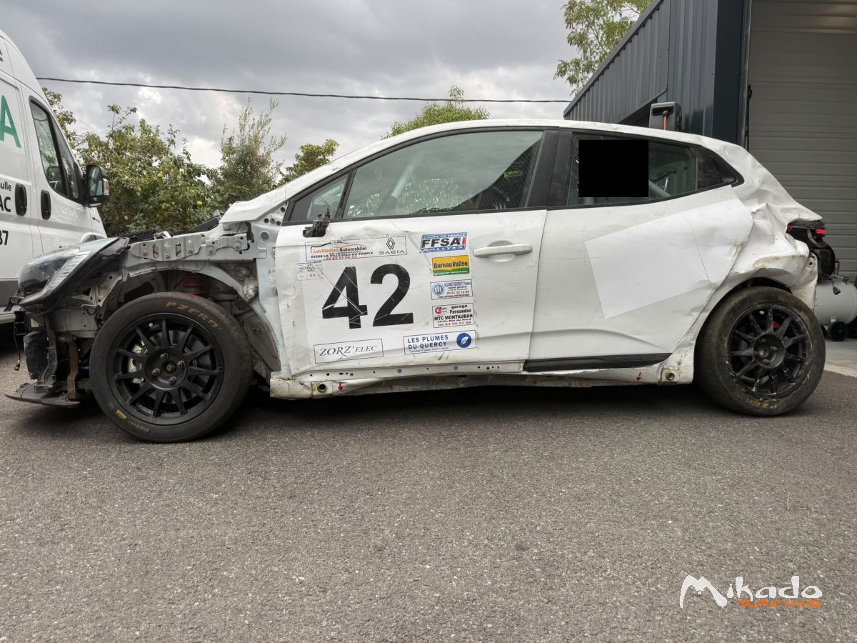 Clio Rally5 accidentée – photo 3 sur 6