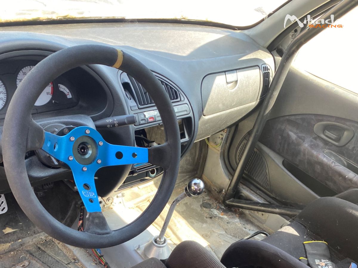 Citroën Saxo 1.4 vts – photo 3 sur 5
