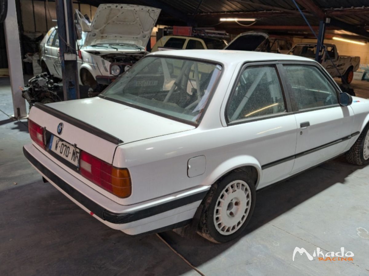 Bmw 325i – photo 1 sur 2
