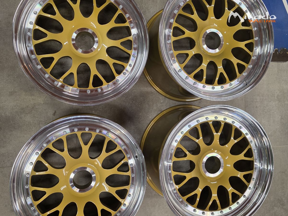 Jantes Porsche 996 / 997 / GT3 / RS Centerlock Ecrou central – photo 1 sur 4