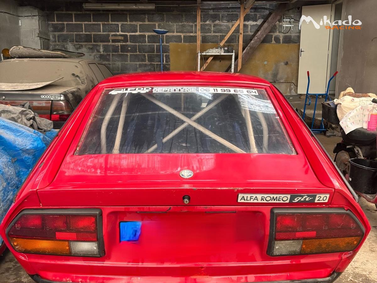 Alfa romeo GTV 2.L – photo 2 sur 3