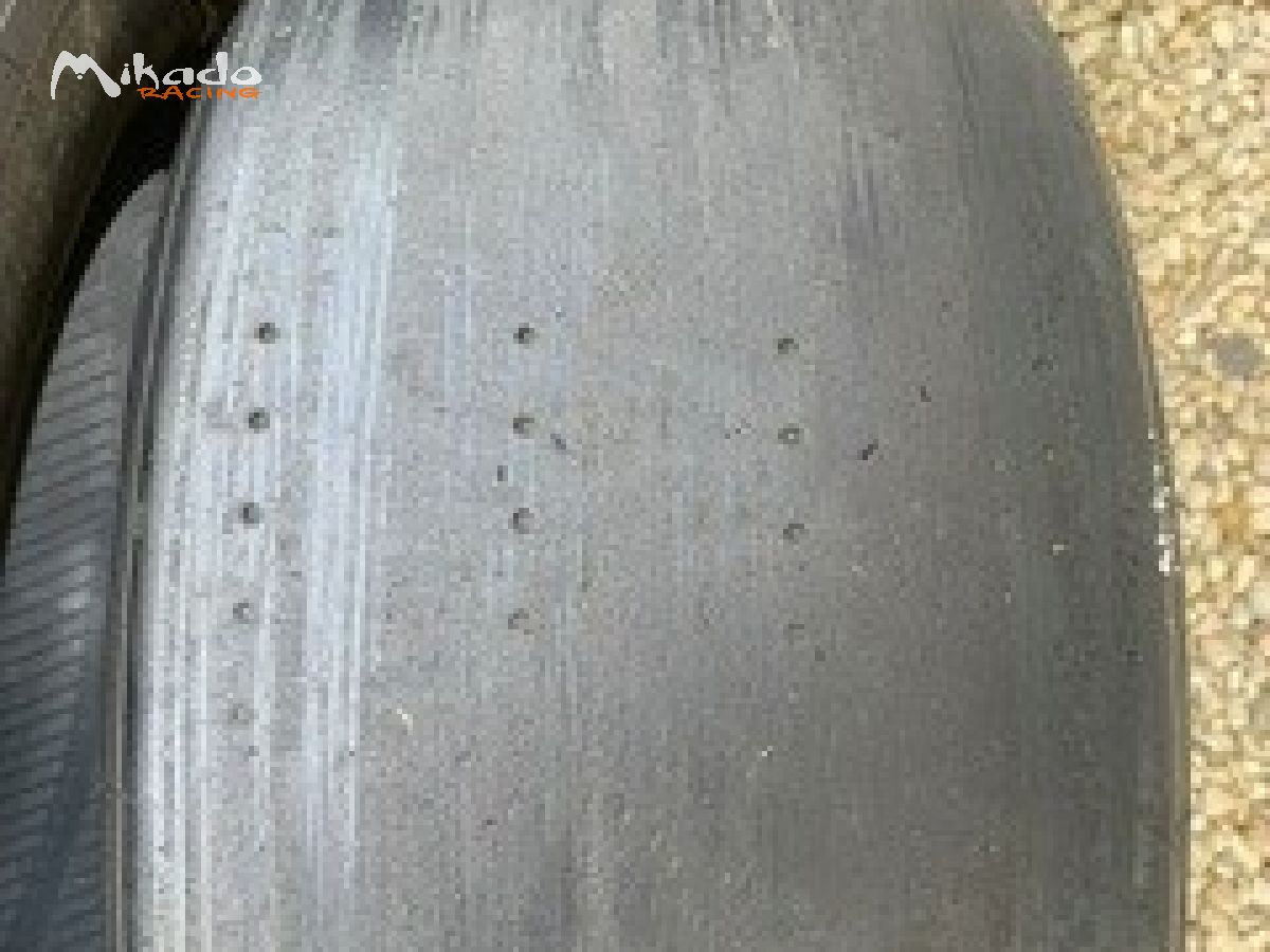Pneus Pirelli Violet Ultra Soft 13. – photo 3 sur 3