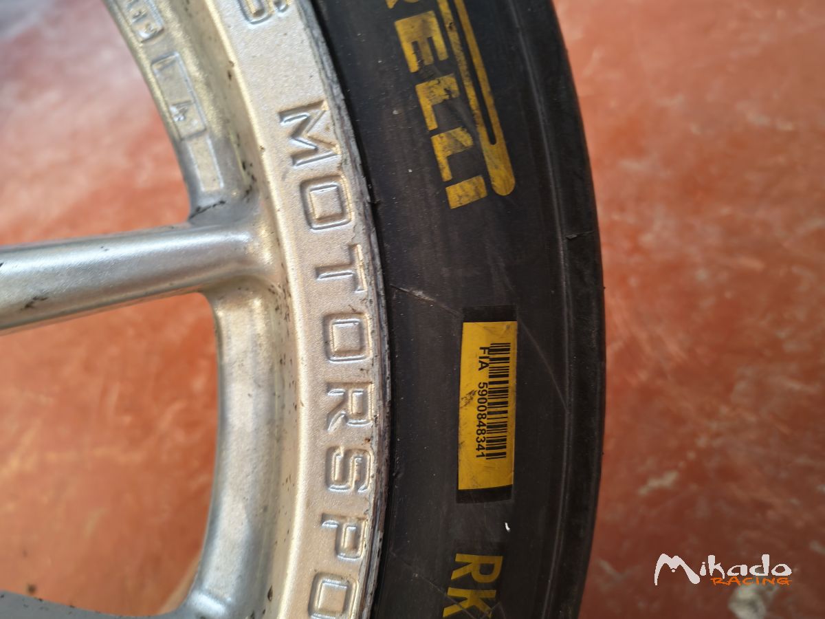Vends 2 pirelli RK7B en 18