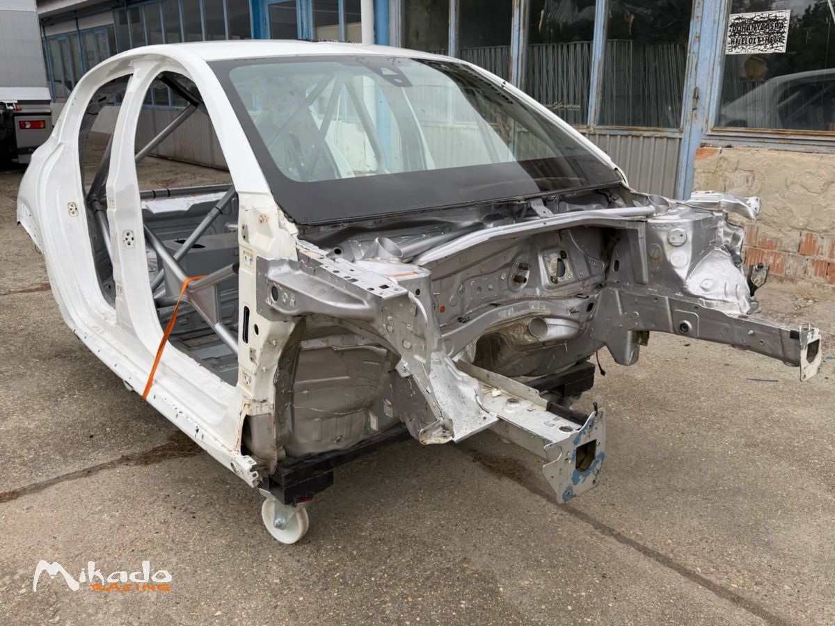 Peugeot 208 Rally4 bodyshell – photo 2 sur 4