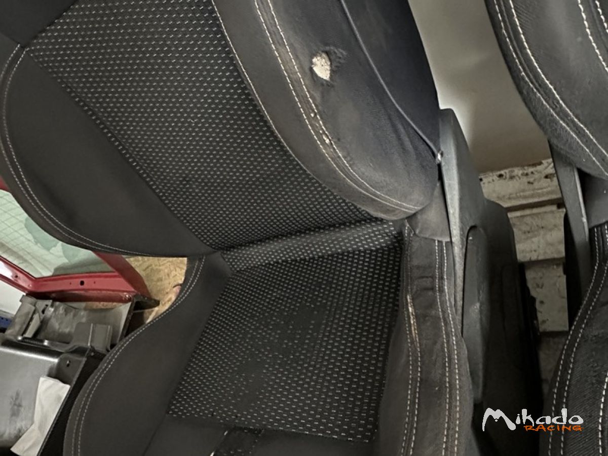 Sièges origine Clio 3 RS – photo 3 sur 4