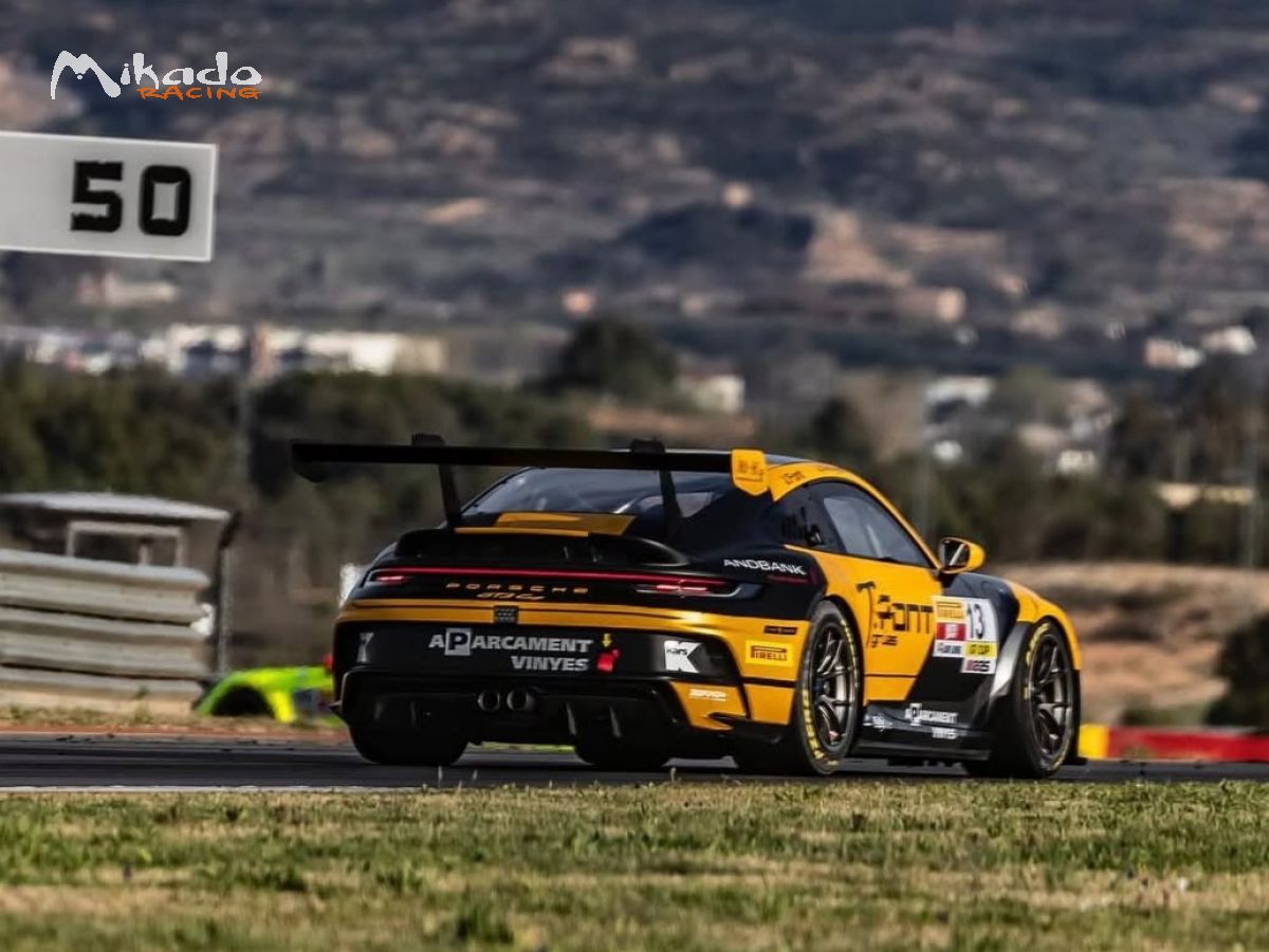 PORSCHE GT3 CUP 992 – photo 2 sur 3