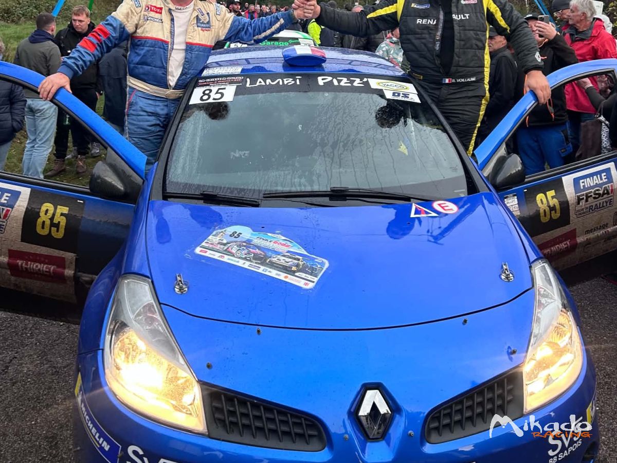 Clio r3 max double championne de france – photo 1 sur 4