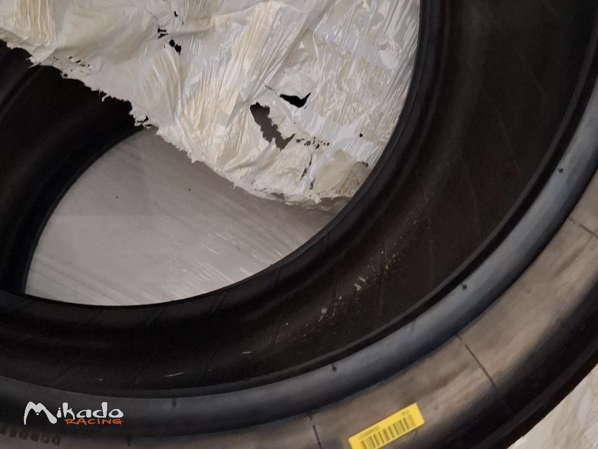 pneus michelin Porsche neufs – photo 2 sur 3