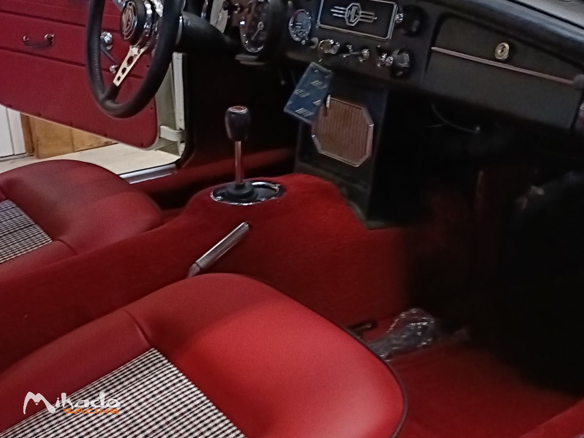 MGB GT – photo 3 sur 5
