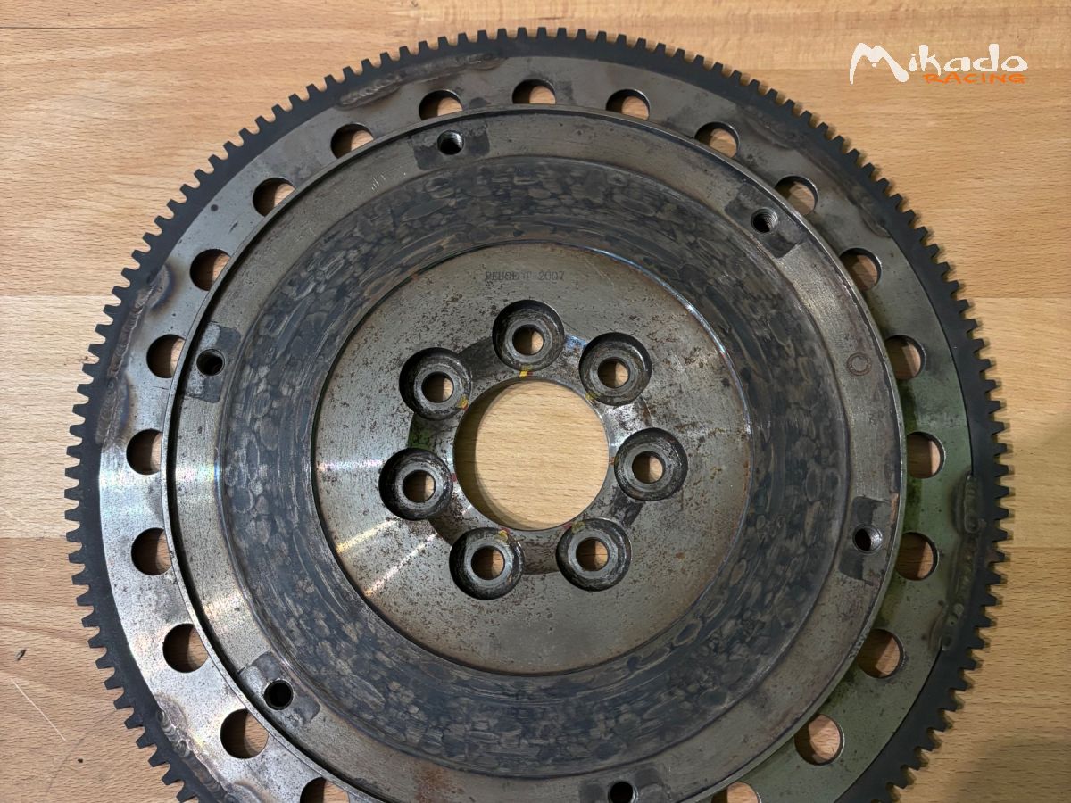 Volant moteur peugeot sport – photo 1 sur 4
