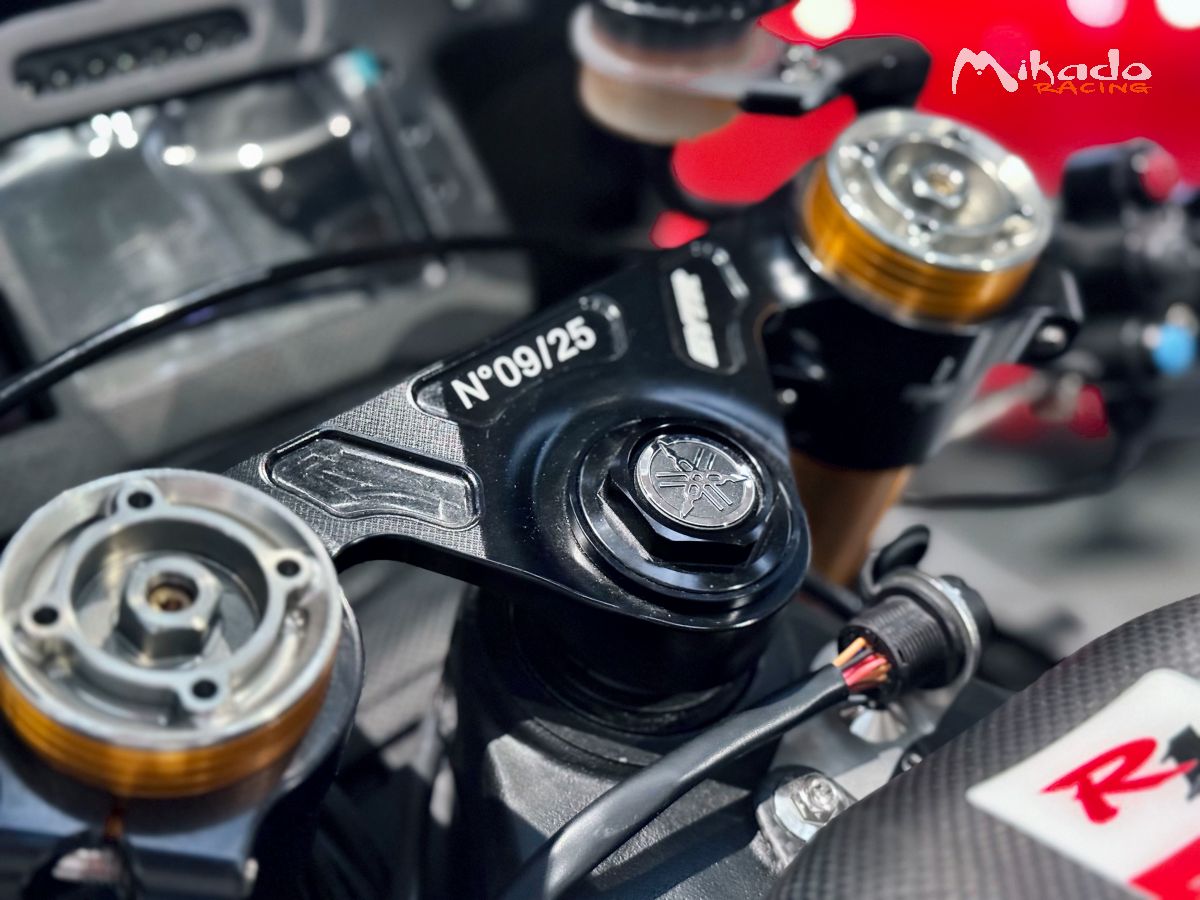 YAMAHA R1 GYTR PRO 25TH ANNIVERSARY – N°9/25 – photo 7 sur 10