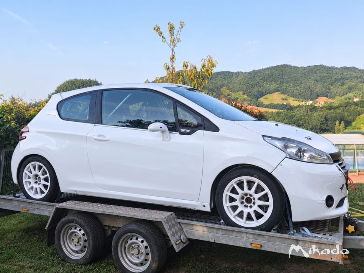 208 R2 – photo 1 sur 7