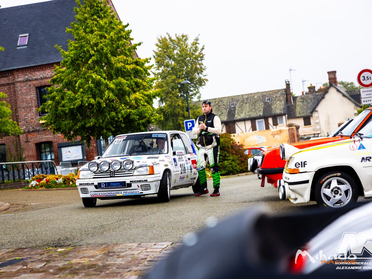 205 RALLYE GROUPE A – photo 2 sur 6