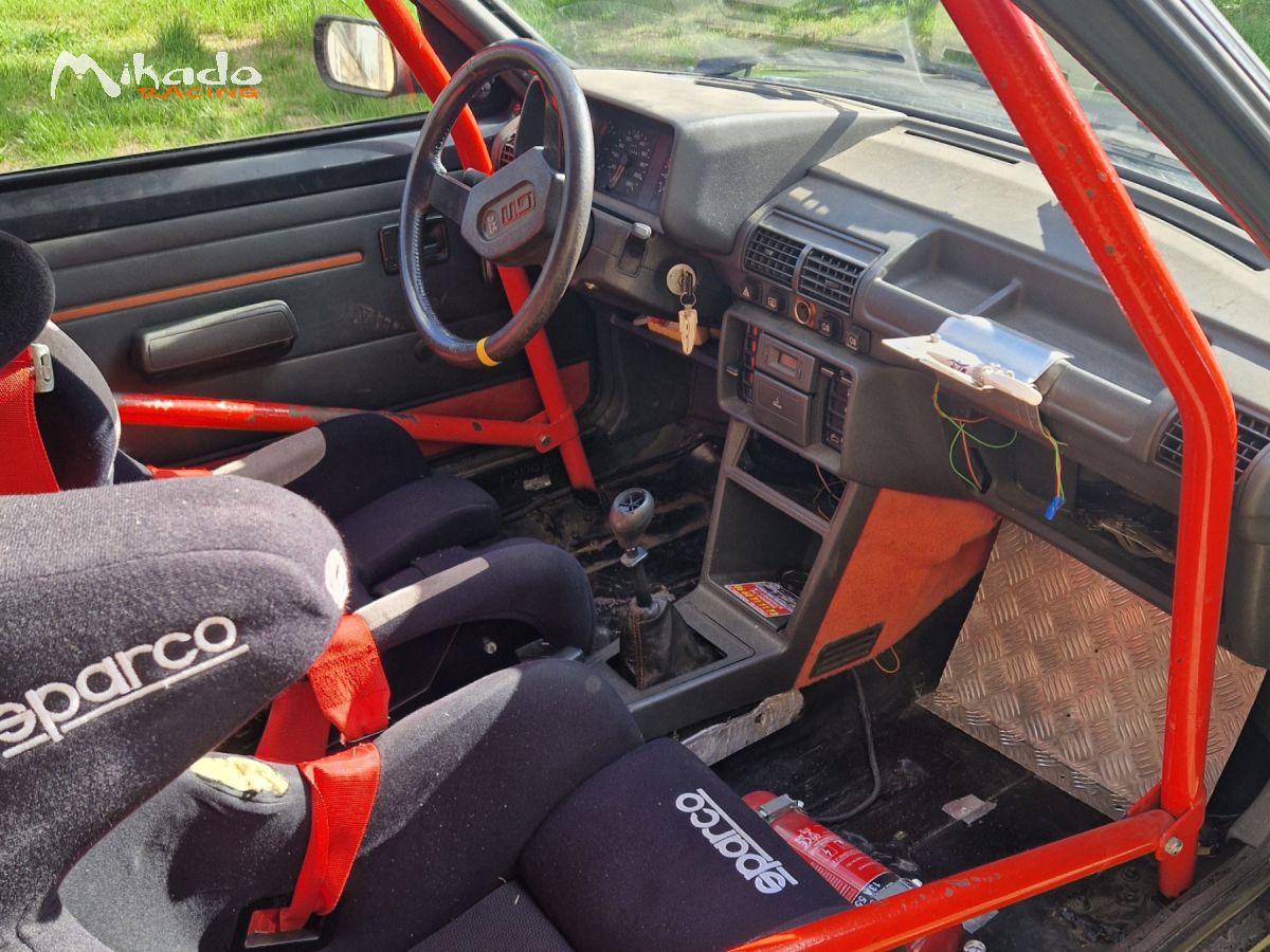 205 gti 1.6 – photo 1 sur 4
