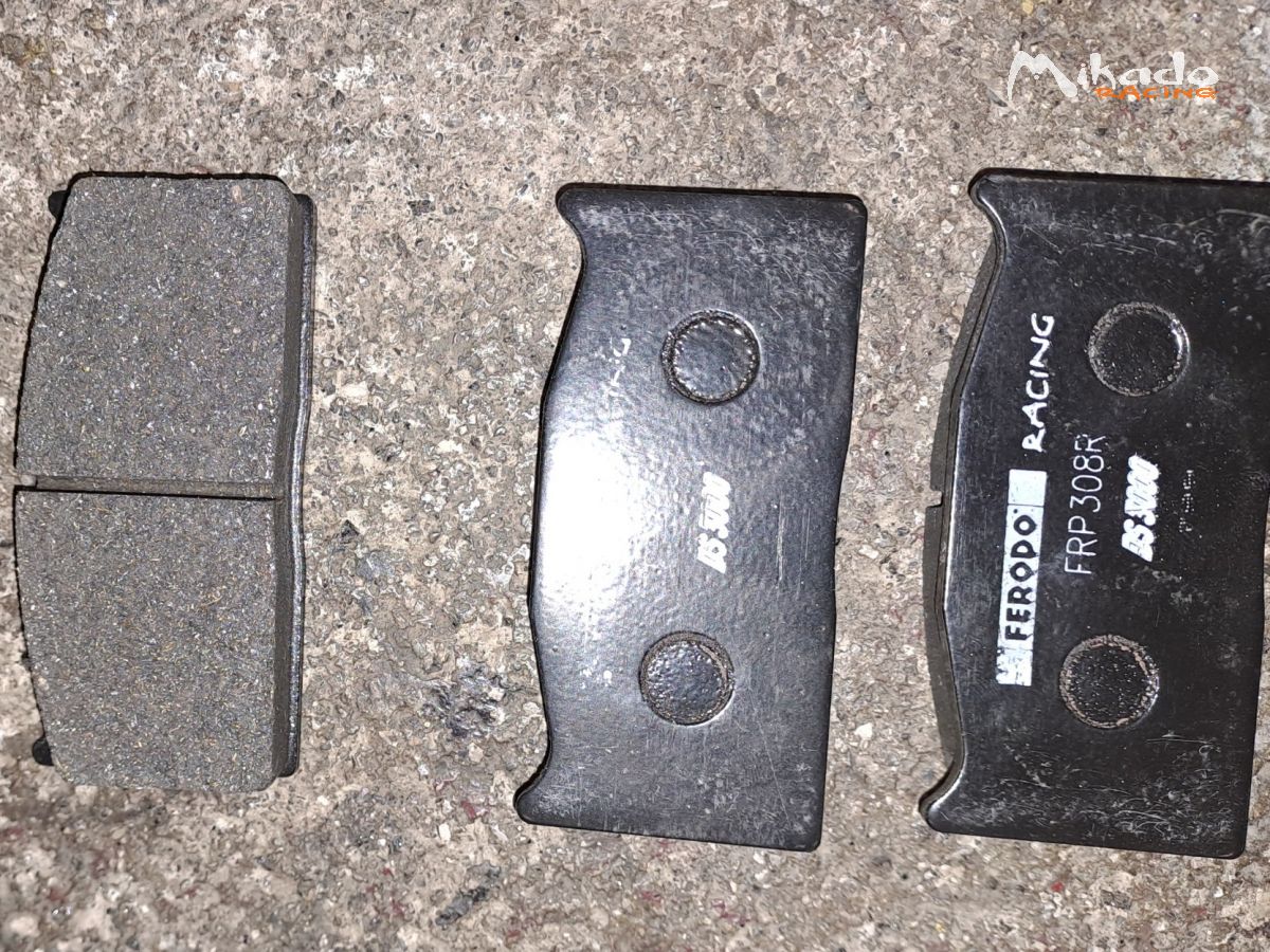 Plaquettes frein arrière Mitsubishi EVO IX /X – photo 1 sur 2