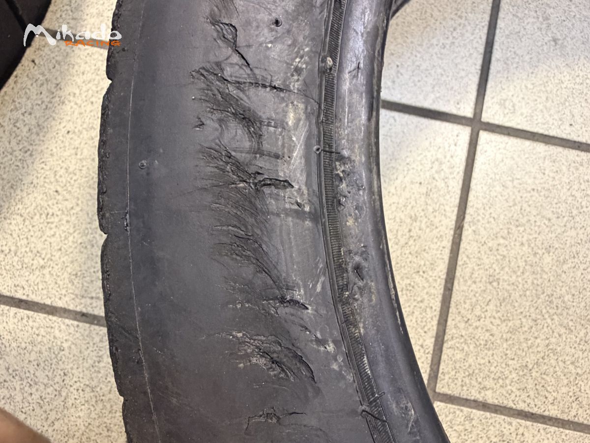 2 pneus Michelin 19/63/17 M20 15km – photo 5 sur 5