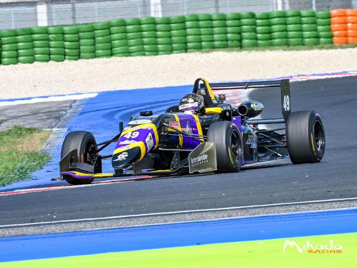Dallara F-317 /E2SS – photo 1 sur 6