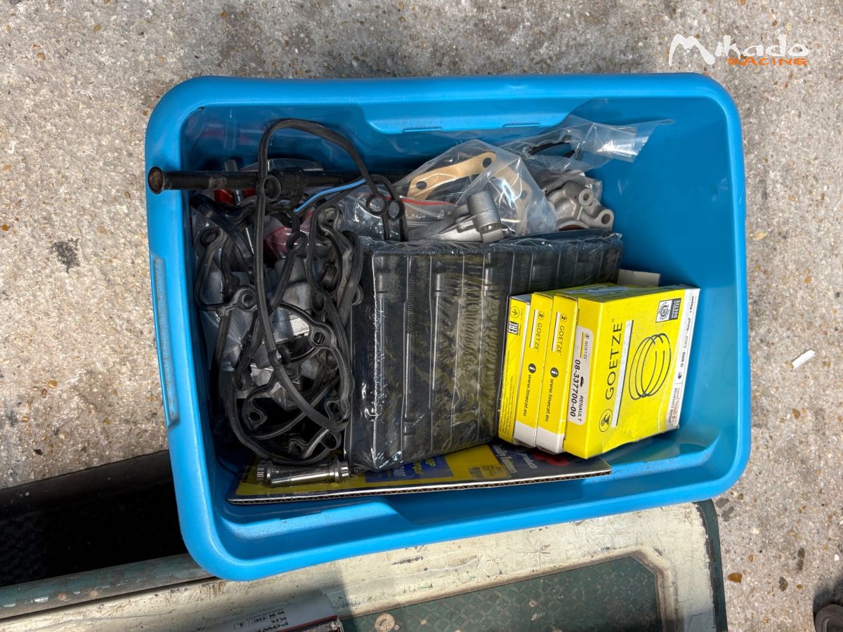 Vend bloc F7R et culasse megane – photo 5 sur 7