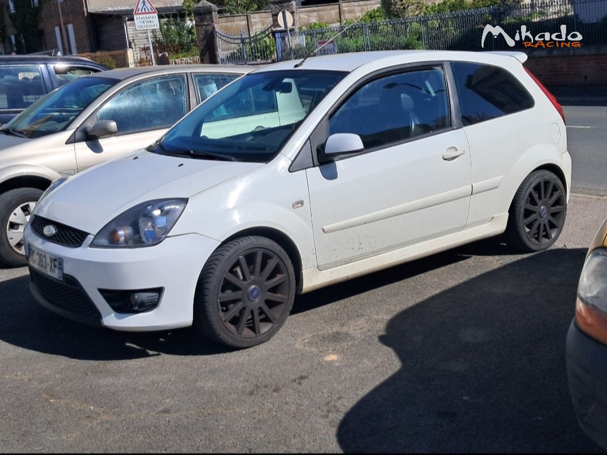 Ford fiesta st 2L 150 Ch – photo 2 sur 3