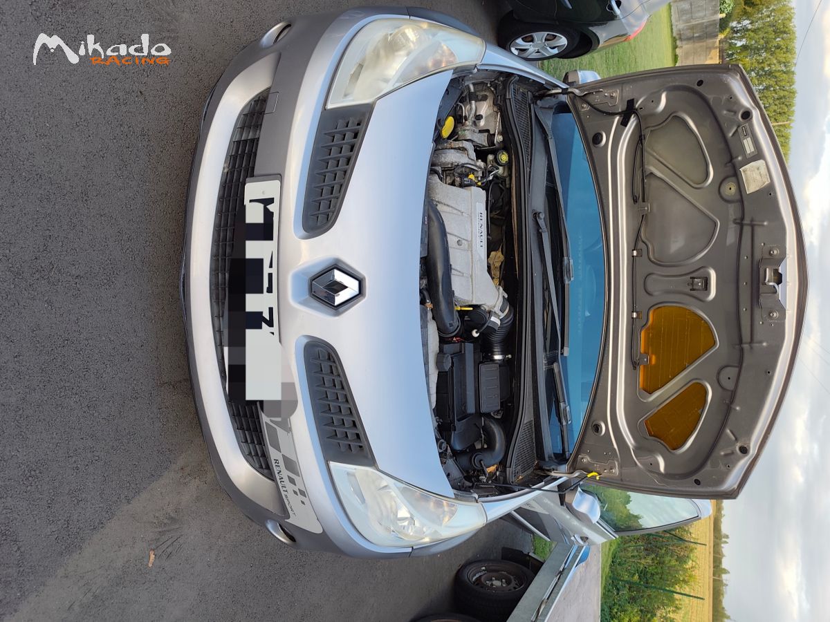 Clio 3 rs F1 team RHD 2007 – photo 1 sur 9