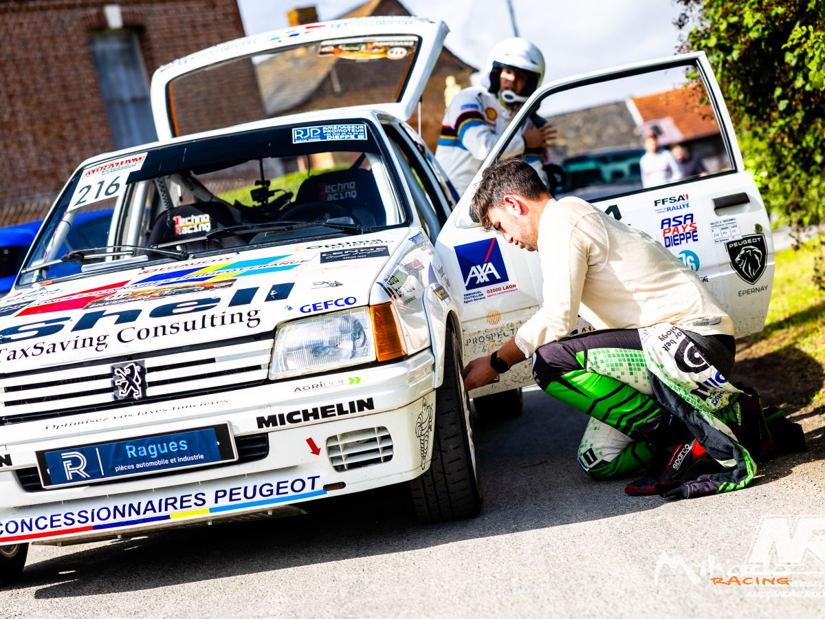 205 RALLYE GROUPE A – photo 3 sur 6