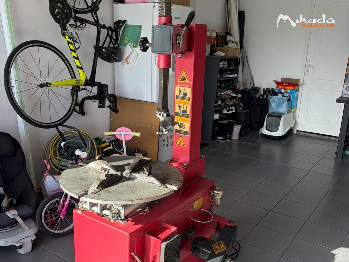 Machine à pneu 220V – photo 1 sur 4