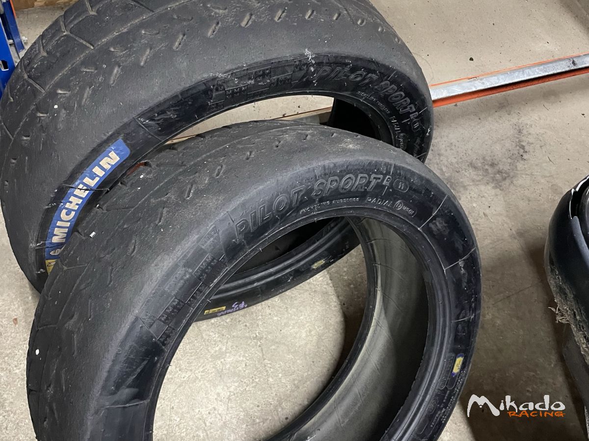 Lots de 8 pneus taille 17 Michelin pilote sport: on c x2 21neuf , x2 11 , x4 21 – photo 6 sur 10