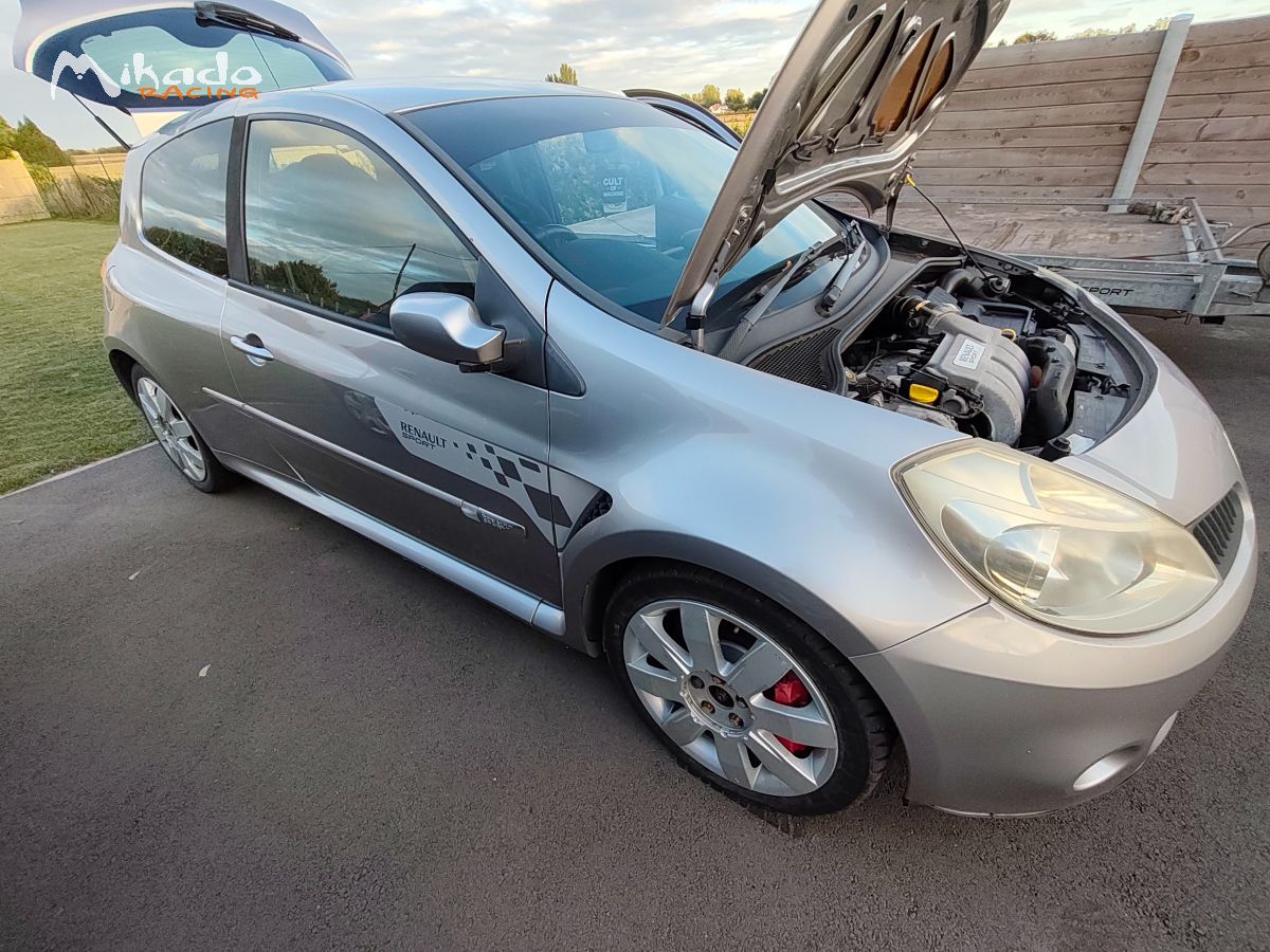 Clio 3 rs F1 team RHD 2007 – photo 2 sur 9