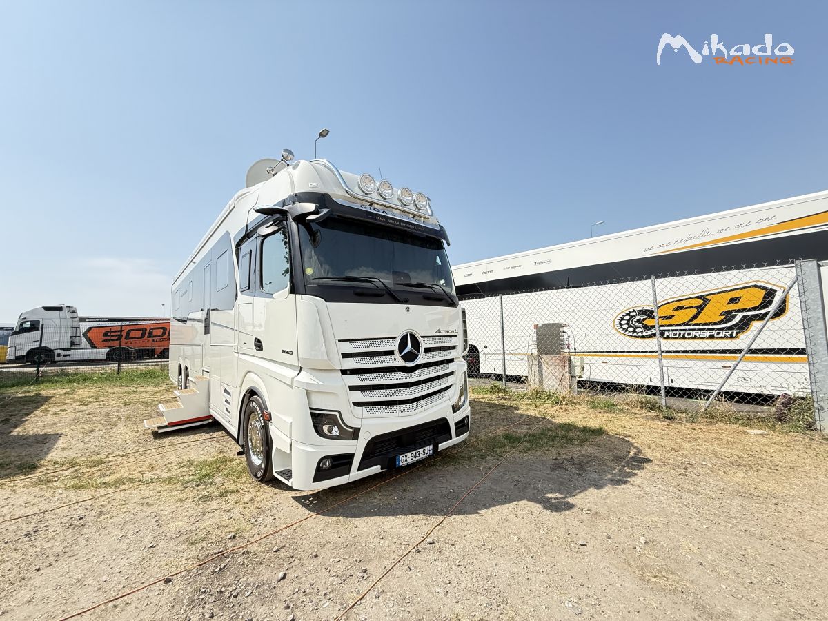 Motorhome de luxe VIP avec chauffeur – Hébergement sur circuit – photo 8 sur 10