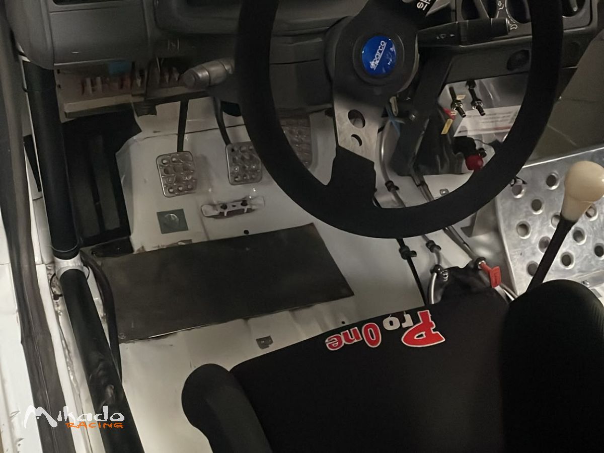 205 RALLYE GROUPE A – photo 5 sur 6