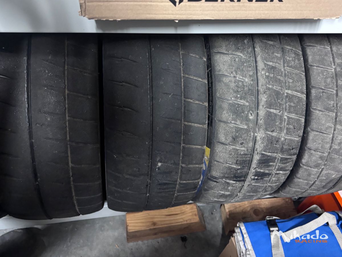Lot de pneus Michelin 18p – photo 2 sur 4