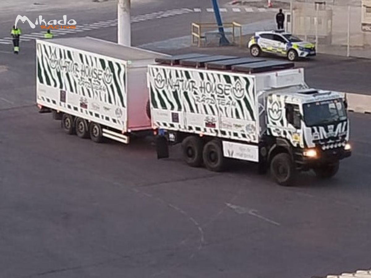 RENAULT KERAX 2003 – photo 1 sur 9