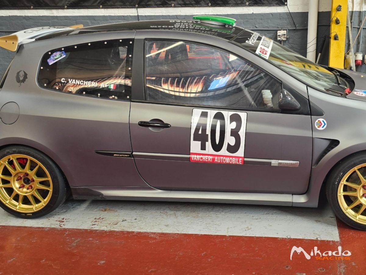 Clio 3 RS 2000 – photo 1 sur 7