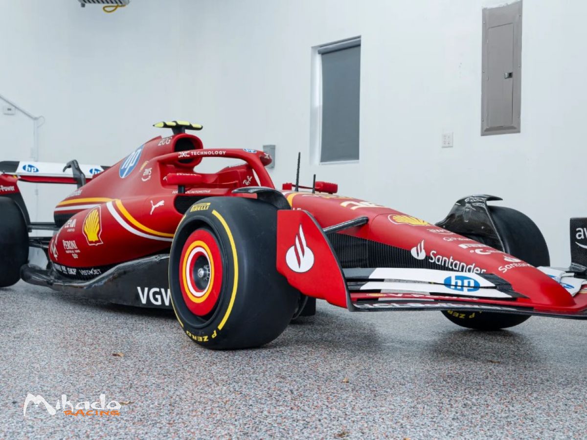 1:1 Scale Ferrari SF Display Model – photo 1 sur 5