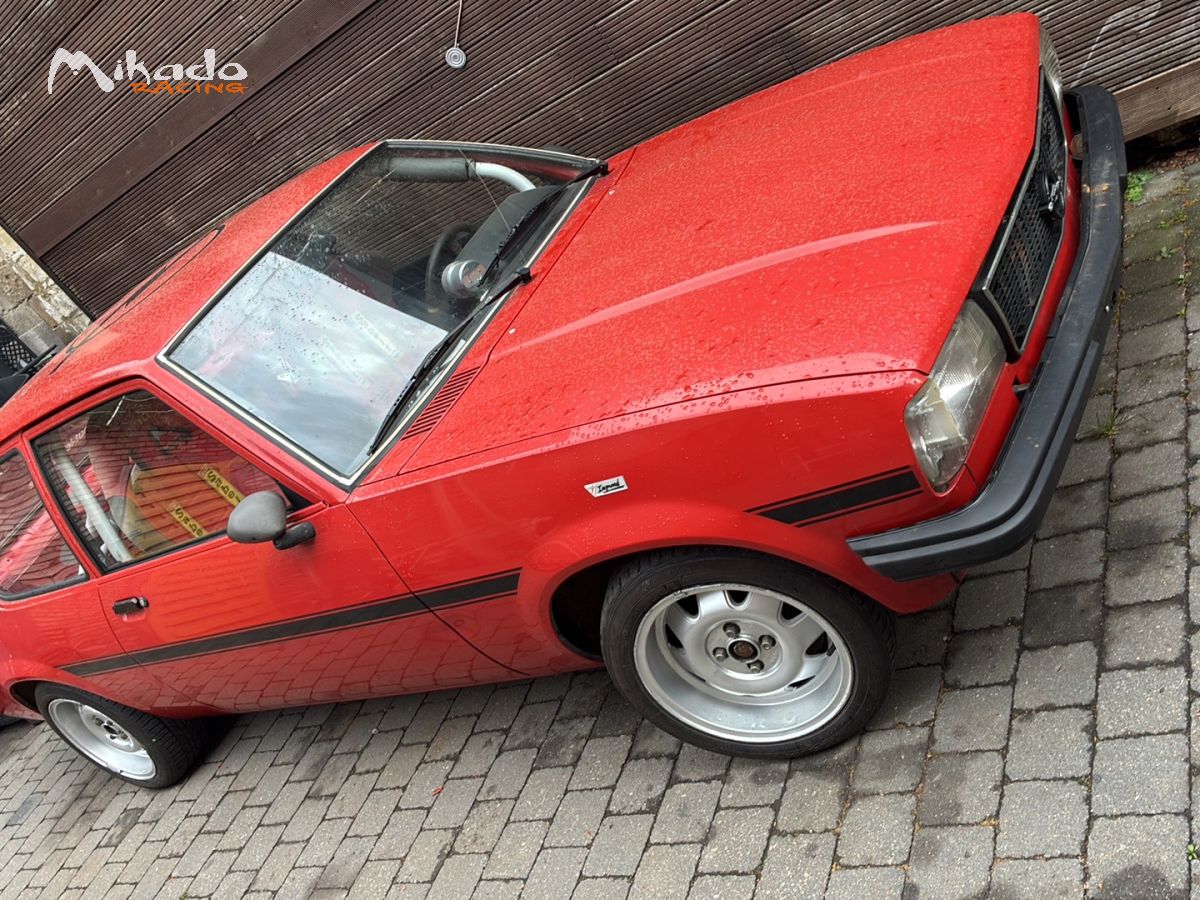 Opel ascona b – photo 1 sur 2